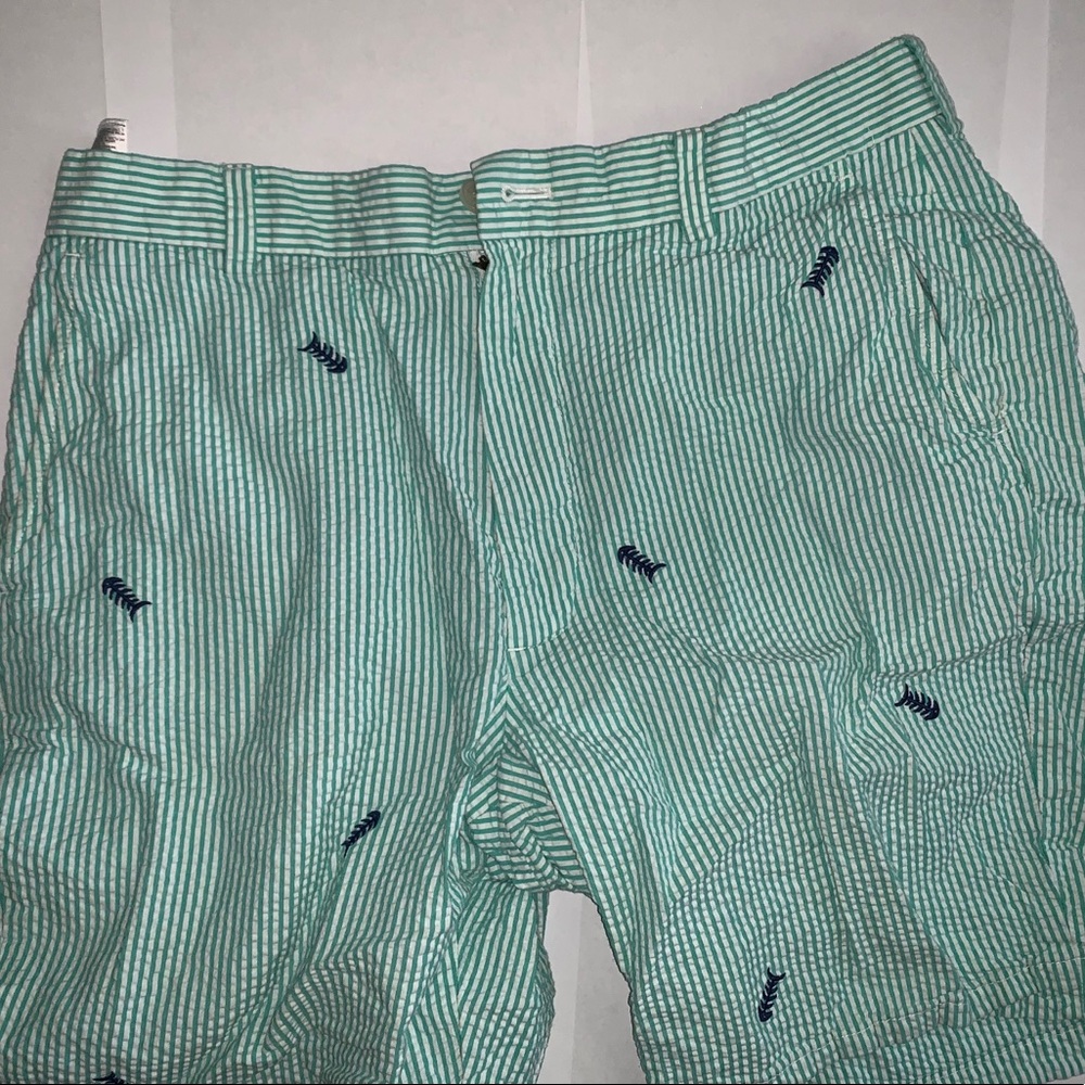 Brooks Brothers 346 Seersucker Embroidered Shorts